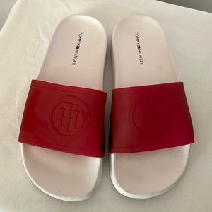 Tommy Hilfiger slides red and white size‎ 5